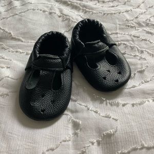 BirdRock Baby Moccasins- Size 4